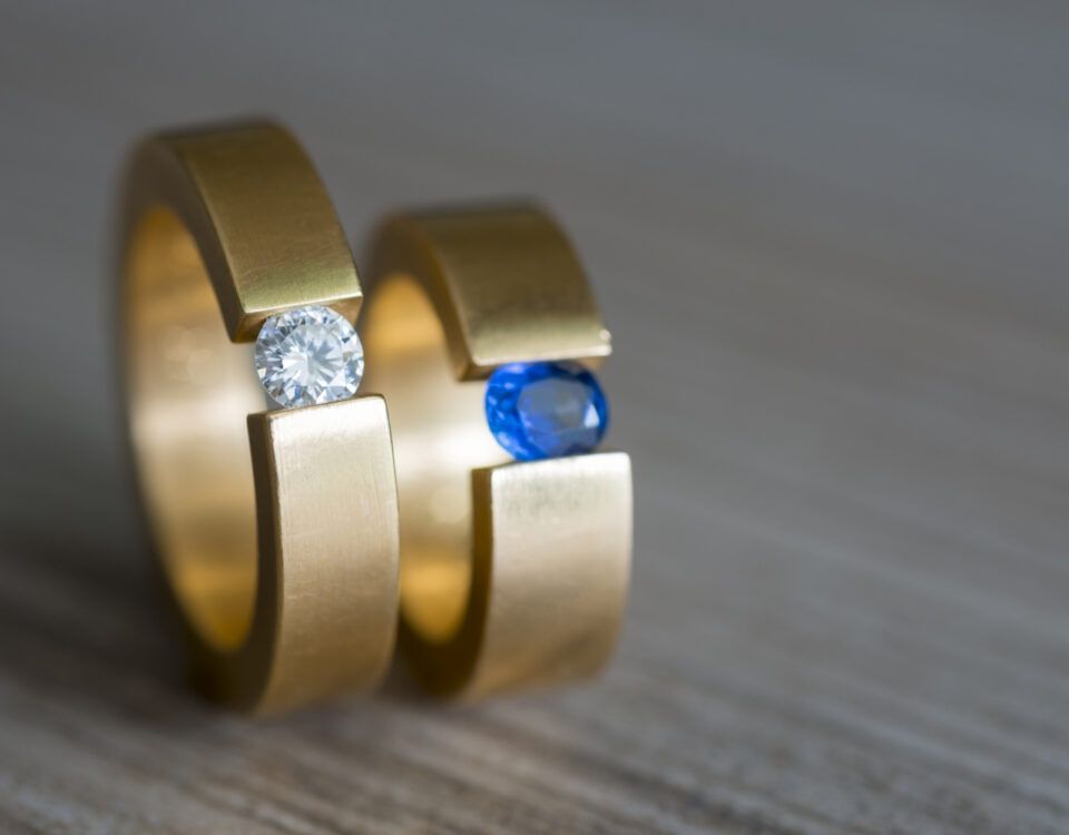 Inele de logodnă de aur de 24k.